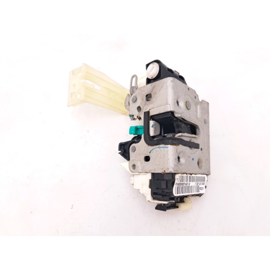verrouillage de la porte arrière gauche par JEEP Compass (mk) 2.2 CRD Suv 5p/d/2143cc K68068353AC verrouillage de la porte arrière gauche par JEEP Compass (mk) 2.2 CRD Suv 5p/d/2143cc K68068353AC