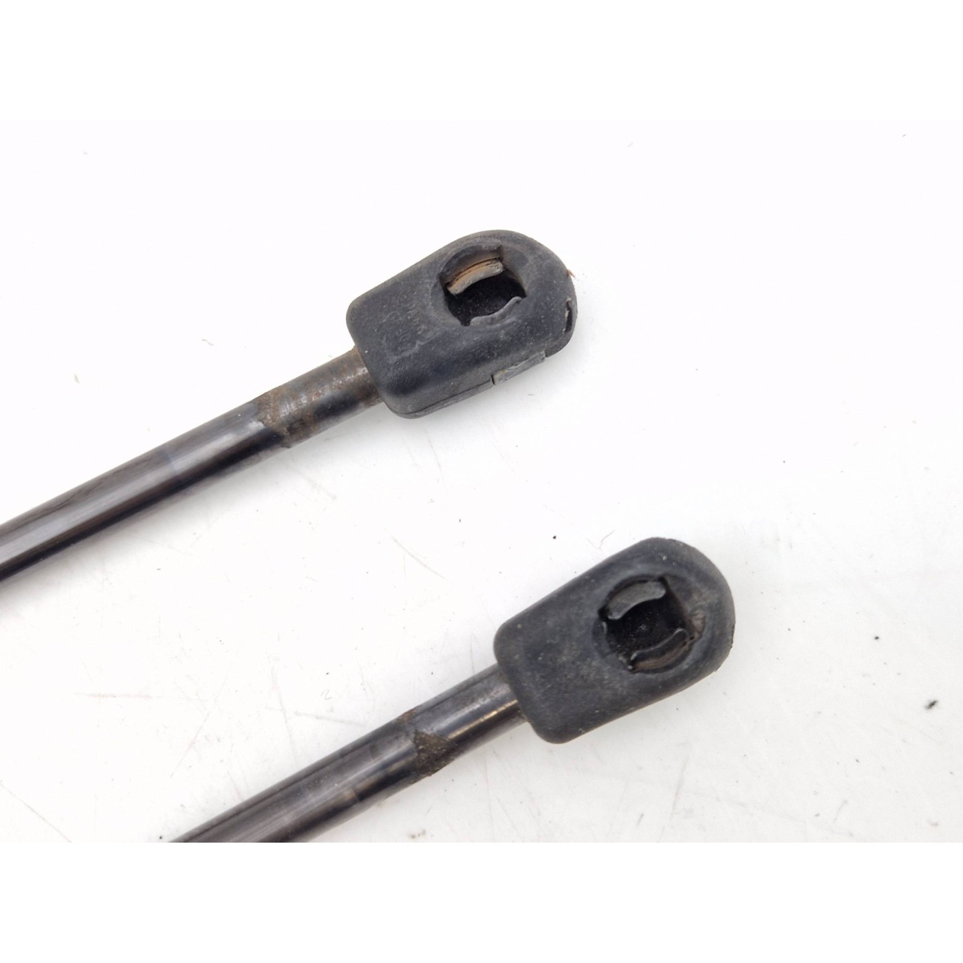 rear hatch cushioning rod. rear hatch cushioning rod.