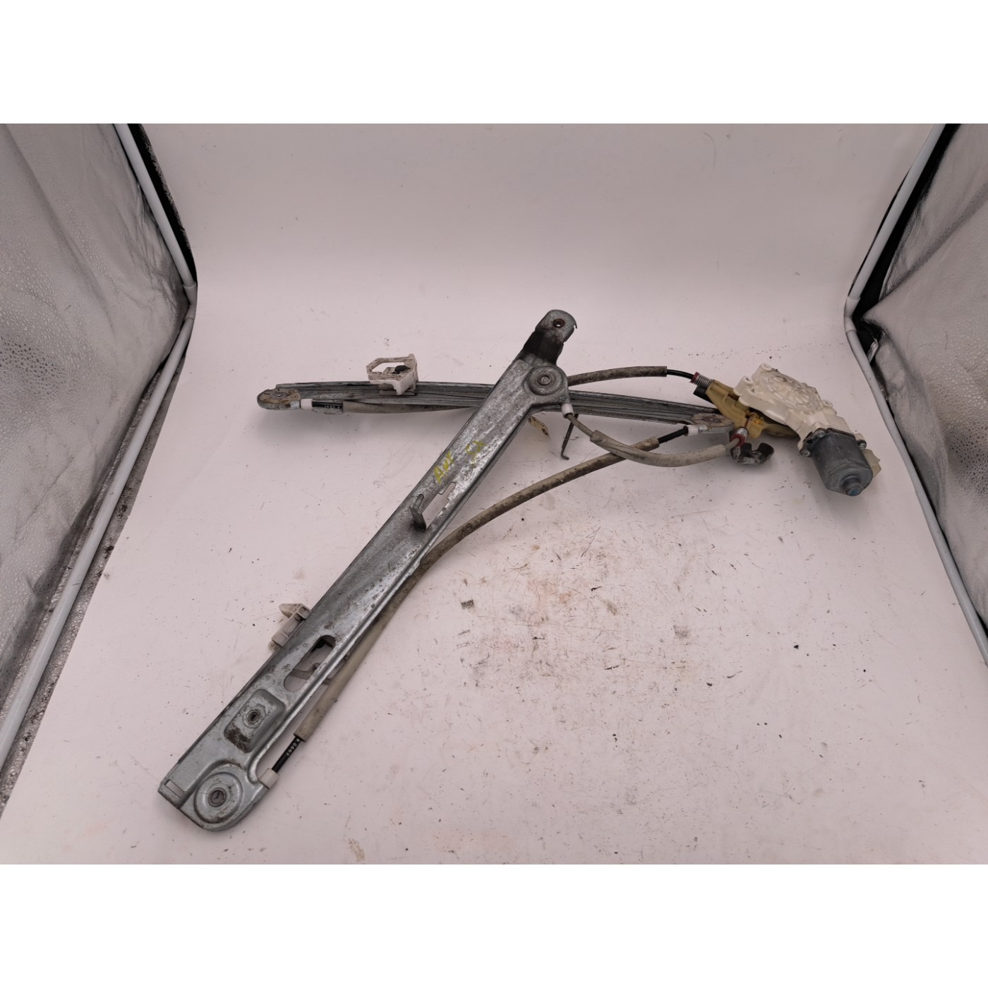 lève-vitre électrique de la porte avant gauche lève-vitre électrique de la porte avant gauche