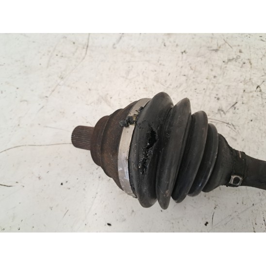 demi-arbre avant (compl.) gauche par VOLKSWAGEN Passat Cc (35) 2.0 TDI DPF BlueM. Tech Ber 4p/d/1968cc demi-arbre avant (compl.) gauche par VOLKSWAGEN Passat Cc (35) 2.0 TDI DPF BlueM. Tech Ber 4p/d/1968cc