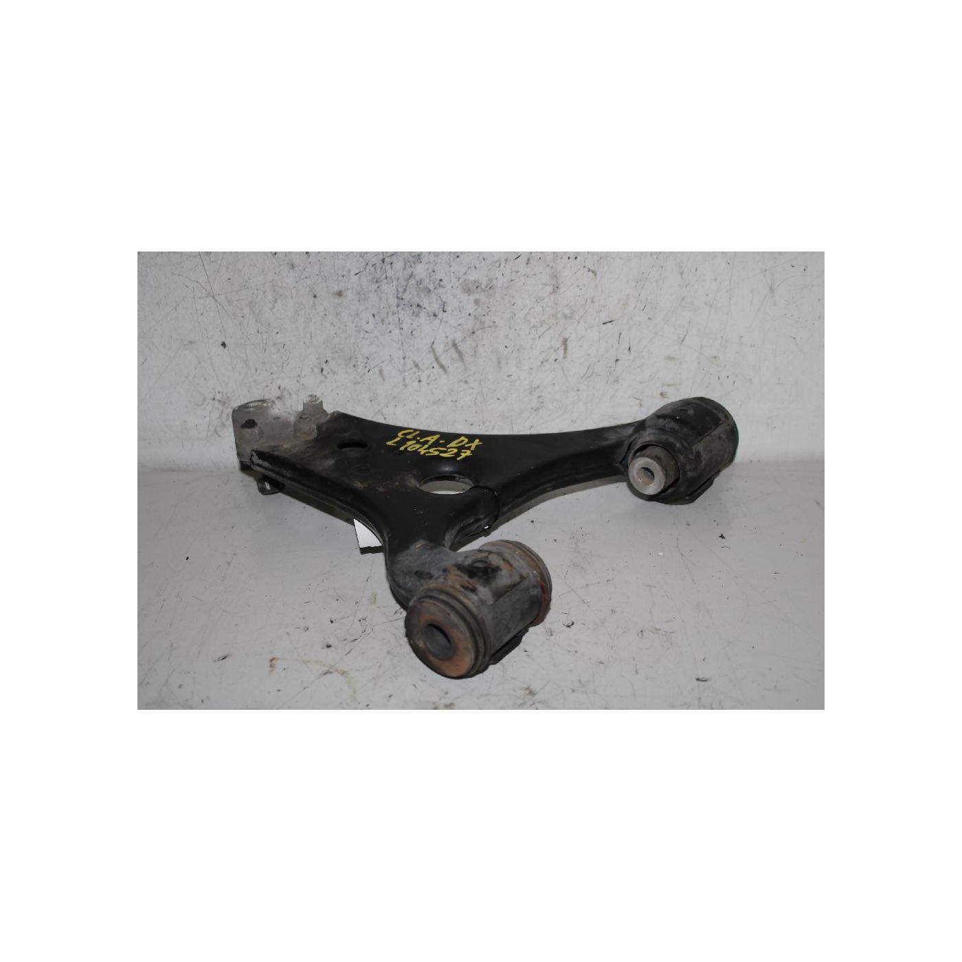 bras de suspension inférieur avant droit bras de suspension inférieur avant droit