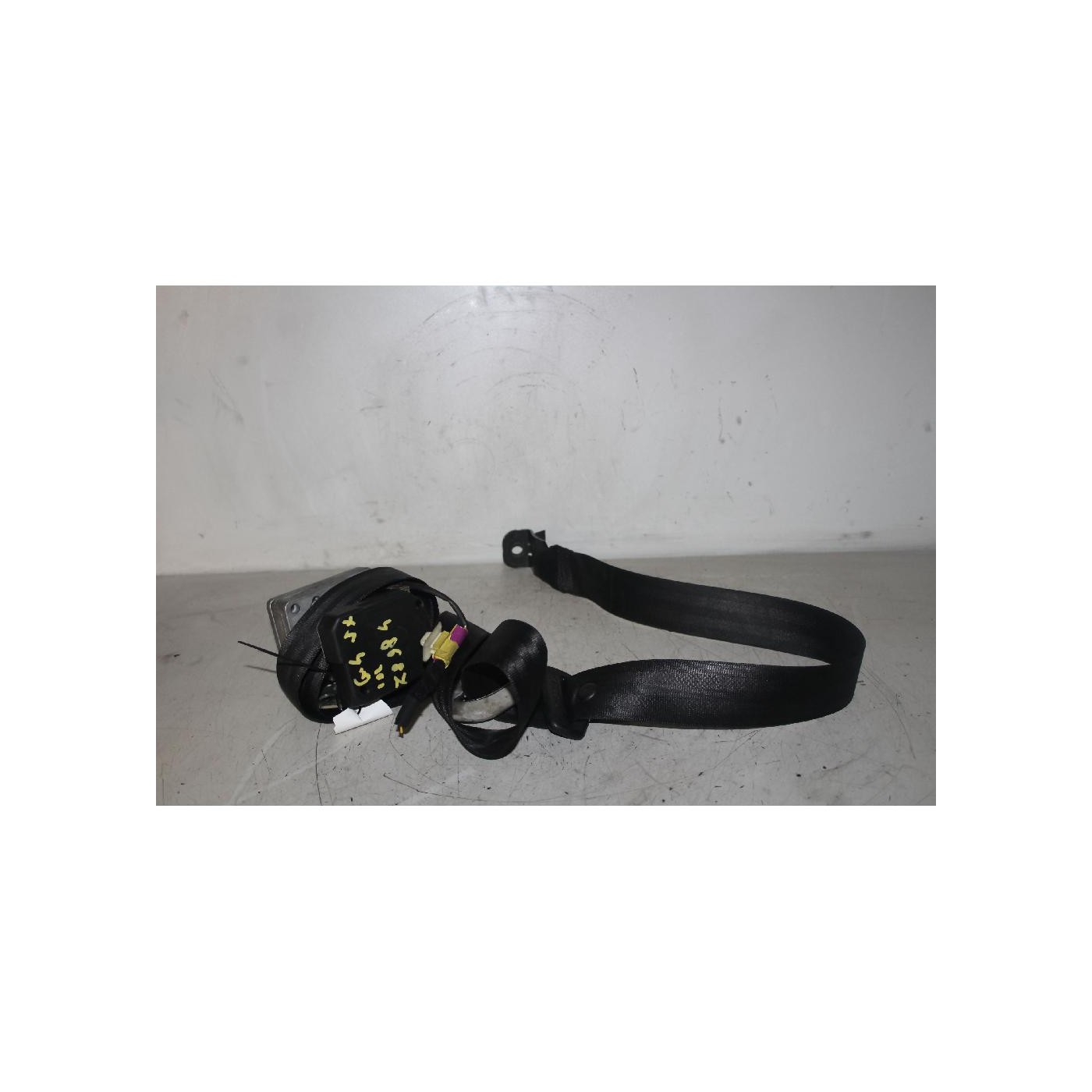 ceinture de sécurité avant gauche ceinture de sécurité avant gauche
