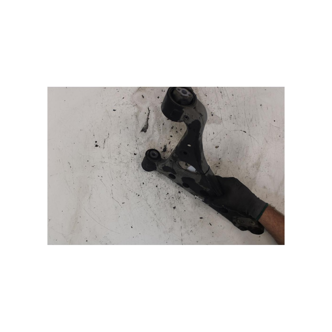 bras de suspension inférieur avant droit bras de suspension inférieur avant droit
