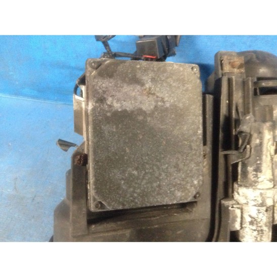 phare droit par BMW 3 (e46) 3.0 T.D. (330) Ber. 4p/d/2926cc. phare droit par BMW 3 (e46) 3.0 T.D. (330) Ber. 4p/d/2926cc.