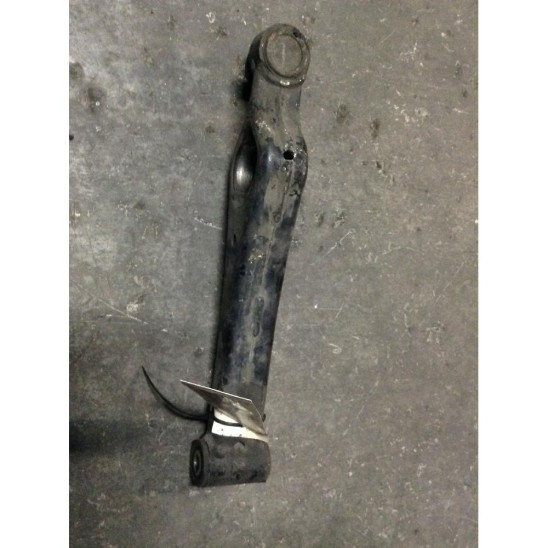 bras de suspension inférieur avant gauche par SUZUKI Ignis I (fh) 1.3 16V Mnv 5p/b/1328cc. bras de suspension inférieur avant gauche par SUZUKI Ignis I (fh) 1.3 16V Mnv 5p/b/1328cc.