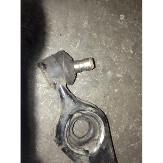 bras de suspension inférieur avant gauche par SUZUKI Ignis I (fh) 1.3 16V Mnv 5p/b/1328cc. bras de suspension inférieur avant gauche par SUZUKI Ignis I (fh) 1.3 16V Mnv 5p/b/1328cc.