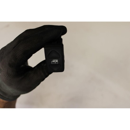 interruttore alzacristalli posteriore sinistro per LAND ROVER Discovery Ii (l318) 2.5 Td5 SW 5p/d/2500cc. YUF101770,RUK,03035106,0320,1711,99,03,0351,06 interruttore alzacristalli posteriore sinistro per LAND ROVER Discovery Ii (l318) 2.5 Td5 SW 5p/d/2500cc. YUF101770,RUK,03035106,0320,1711,99,03,0351,06