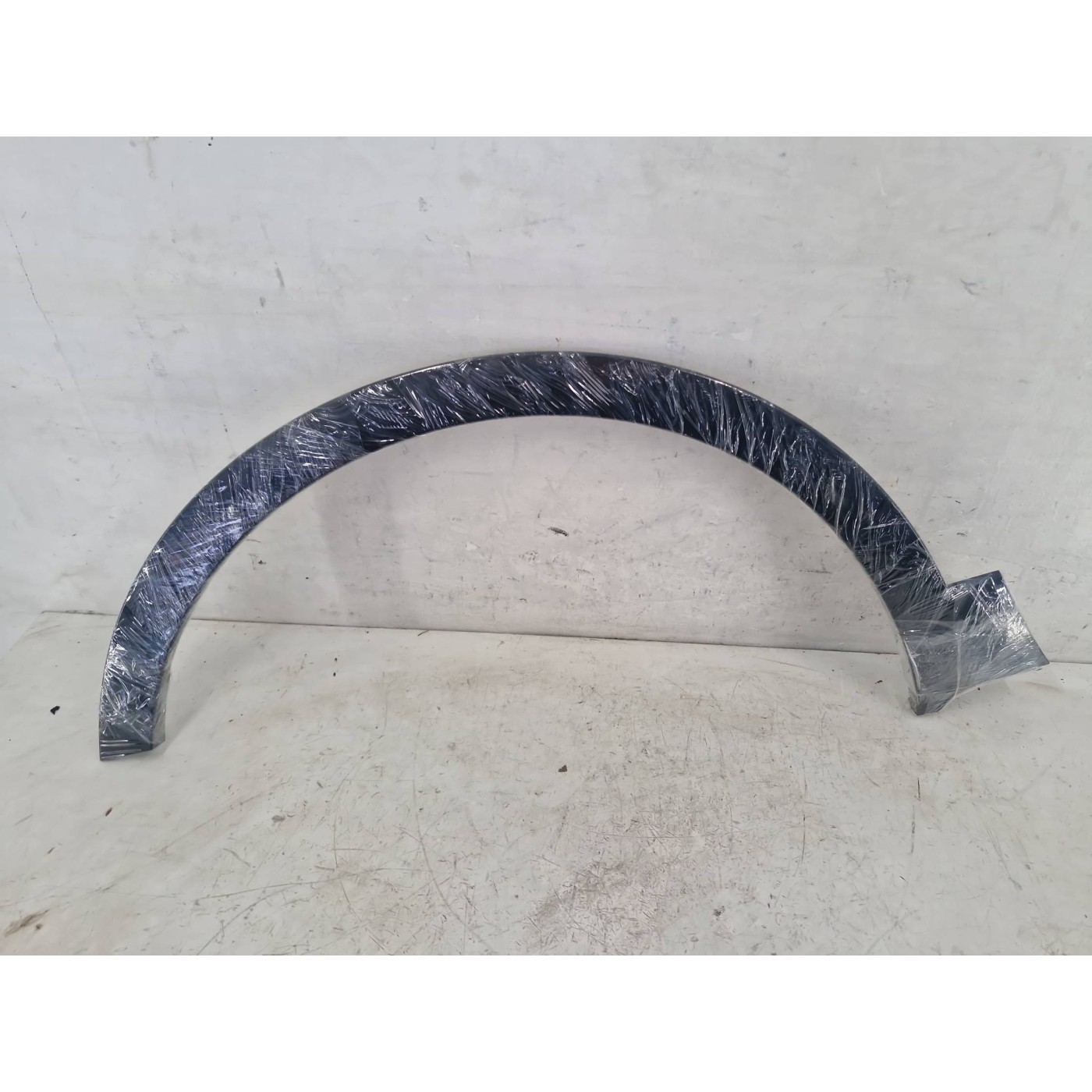 moldura del paso de rueda delantero izquierdo moldura del paso de rueda delantero izquierdo