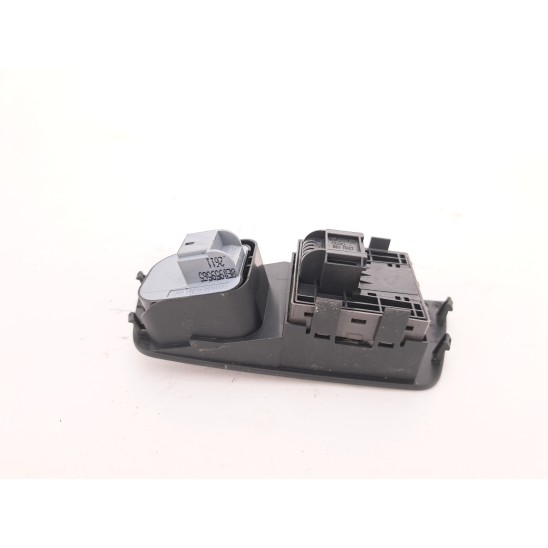 interruttore alzacristalli porta anteriore sinistro par AUDI A1 (8x) 1.2 TFSI (63Kw) Ber 3p/b/1197cc 8e0959565 interruttore alzacristalli porta anteriore sinistro par AUDI A1 (8x) 1.2 TFSI (63Kw) Ber 3p/b/1197cc 8e0959565
