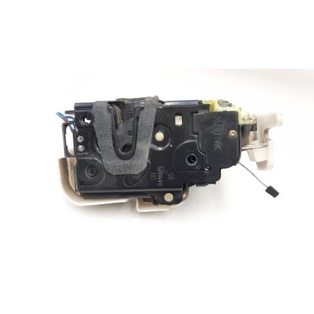 Verrouillage de la porte avant droite par VOLKSWAGEN Polo 1.2 12V (47KW) BER. 5P/B/1198CC 3B1837016BP Verrouillage de la porte avant droite par VOLKSWAGEN Polo 1.2 12V (47KW) BER. 5P/B/1198CC 3B1837016BP