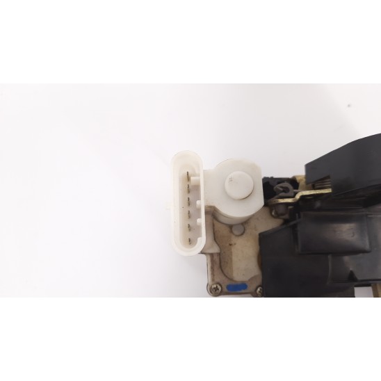 serratura porta anteriore sinistra for FIAT Punto 1a Serie 75 HSD BER. 5P/B/1242CC 46759836 serratura porta anteriore sinistra for FIAT Punto 1a Serie 75 HSD BER. 5P/B/1242CC 46759836