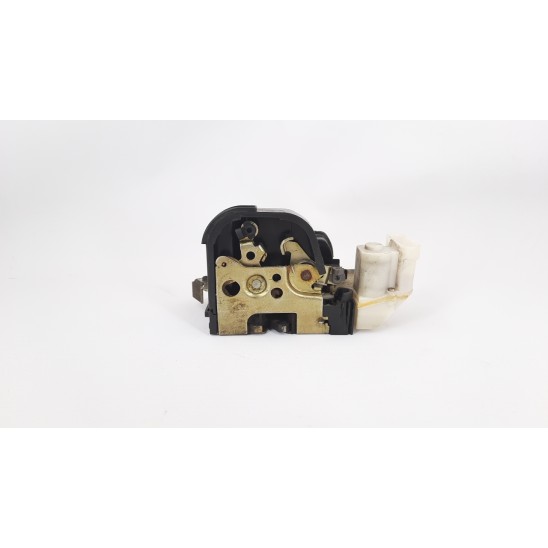serratura porta anteriore sinistra for FIAT Punto 1a Serie 75 HSD BER. 5P/B/1242CC 46759836 serratura porta anteriore sinistra for FIAT Punto 1a Serie 75 HSD BER. 5P/B/1242CC 46759836