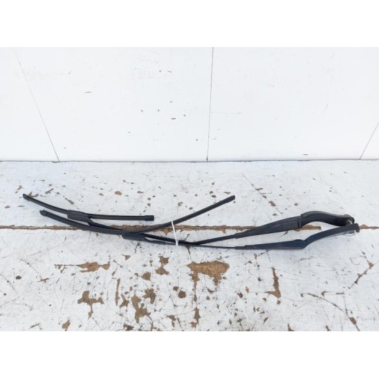 braccio tergicristallo für RENAULT Trafic Iii (x82) 2014>- 2.0D KW107 - 145CV 2020 288810103R - 288864419R braccio tergicristallo für RENAULT Trafic Iii (x82) 2014>- 2.0D KW107 - 145CV 2020 288810103R - 288864419R
