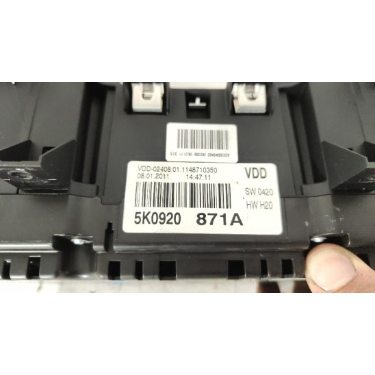 quadro strumenti per VOLKSWAGEN Golf 2.0 TDI 5K0920871A quadro strumenti per VOLKSWAGEN Golf 2.0 TDI 5K0920871A