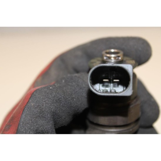 iniettore per BMW 3 (e46) 2.0 TD (320d) (110kw) SW 5p/d/1995cc 0445110216,13537790093,13537793836,13537794334,7790092 iniettore per BMW 3 (e46) 2.0 TD (320d) (110kw) SW 5p/d/1995cc 0445110216,13537790093,13537793836,13537794334,7790092