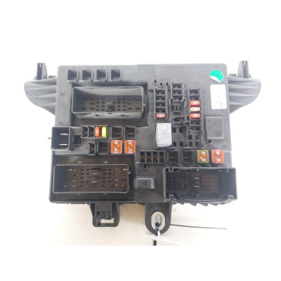 scatola porta fusibili per OPEL Insignia (68-69) 22737765 scatola porta fusibili per OPEL Insignia (68-69) 22737765