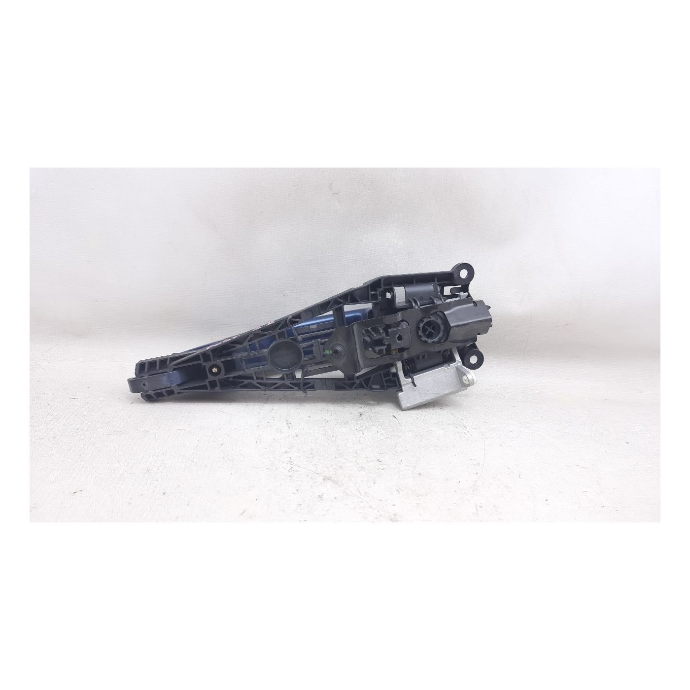 Left rear door handle Left rear door handle