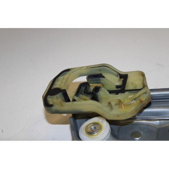 alzacristalli posteriore sinistro per OPEL Astra K Sports Tourer (b16) 1.6 CDTI (81kw) SW 5p/d/1598cc 13406677 alzacristalli posteriore sinistro per OPEL Astra K Sports Tourer (b16) 1.6 CDTI (81kw) SW 5p/d/1598cc 13406677