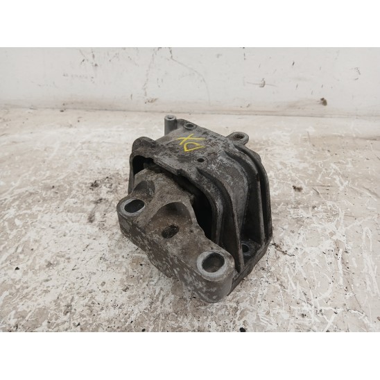 supporto motore (supporto elastico sup. posteriore motore) per VOLKSWAGEN Caddy (2k) 1.9 TDI CMB 4p/d/1896cc 1k0199262