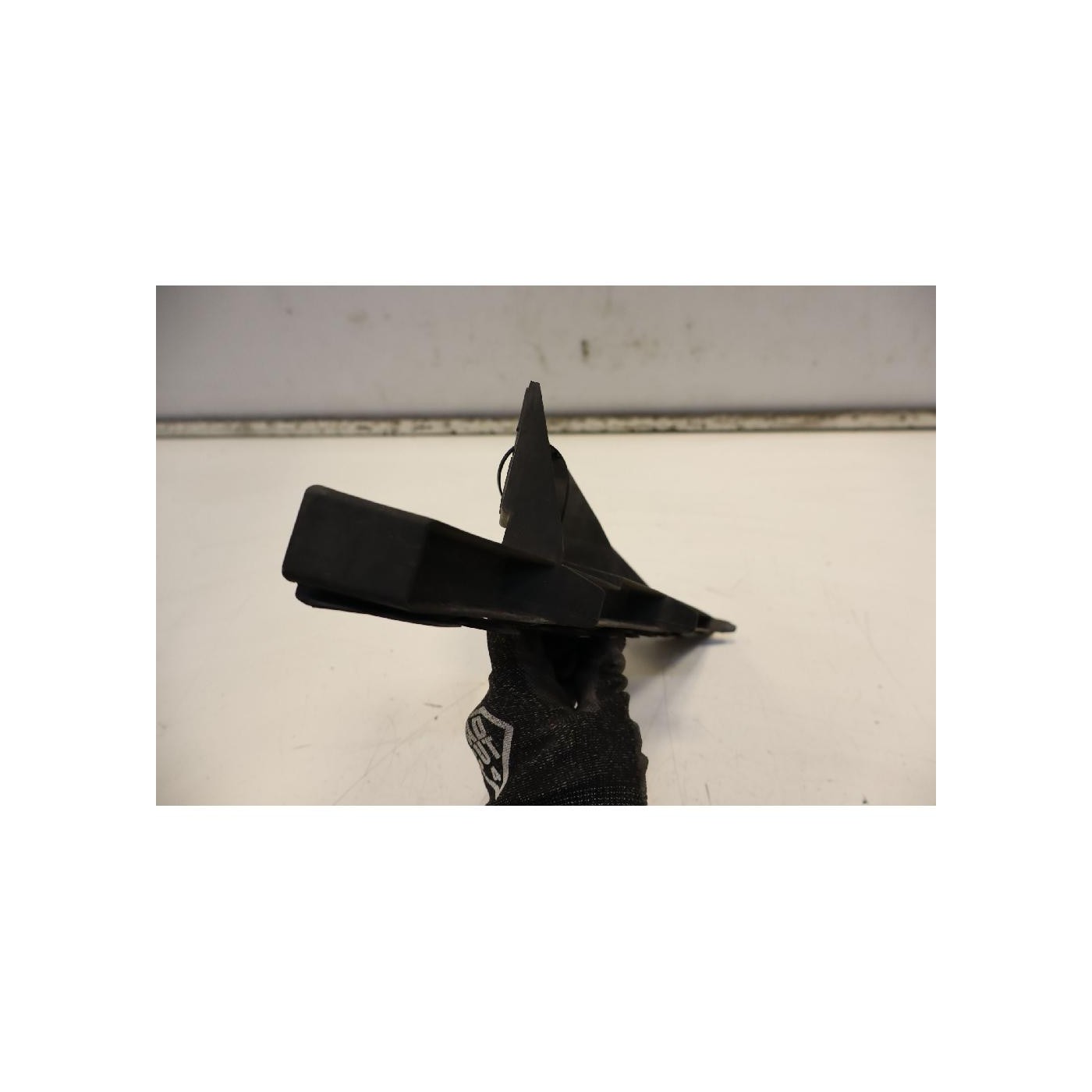 supporto faro sinistro supporto faro sinistro