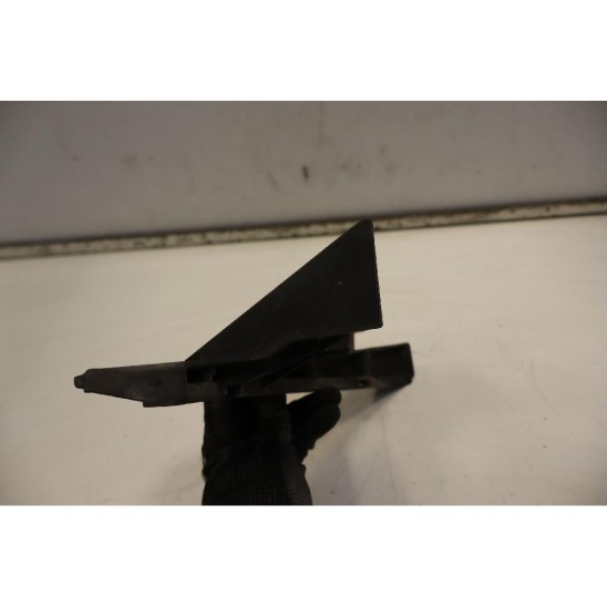 supporto faro sinistro for AUDI Q7 (4lb) 3.0 V6 TDI (171kw) 4WD SUV 5p/d/2967cc 4L0807333