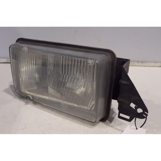 proiettore anteriore destro par ALFA ROMEO Alfetta (72>84<) 2.0 Ber. 4p/b/1962cc. 10747 proiettore anteriore destro par ALFA ROMEO Alfetta (72>84<) 2.0 Ber. 4p/b/1962cc. 10747