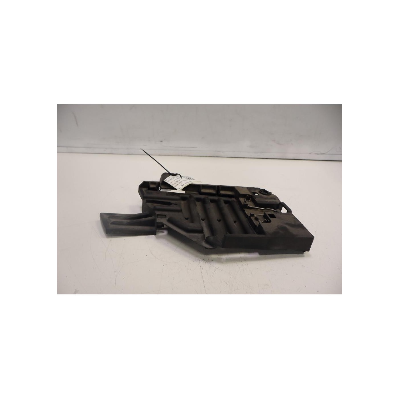 supporto faro sinistro supporto faro sinistro