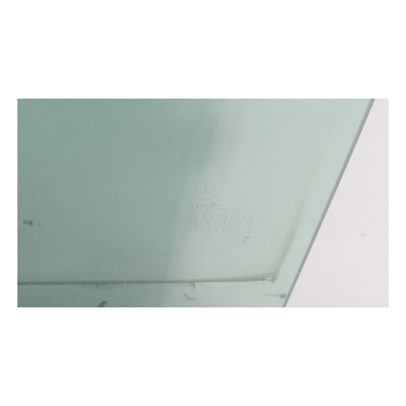 Descending Crystal Glass Front Left Door Descending Crystal Glass Front Left Door