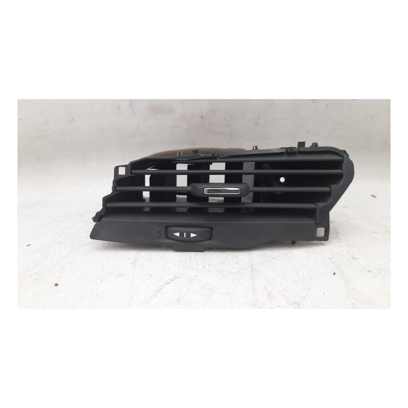 Left side dashboard air vent Left side dashboard air vent