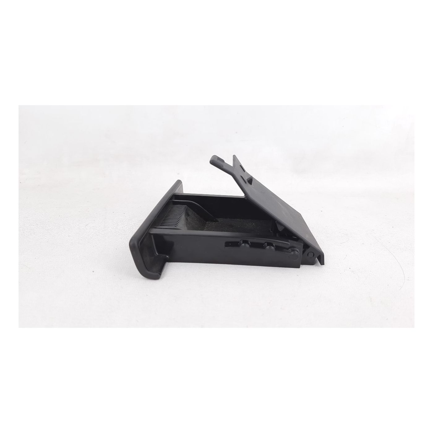 Front Ashtray Front Ashtray