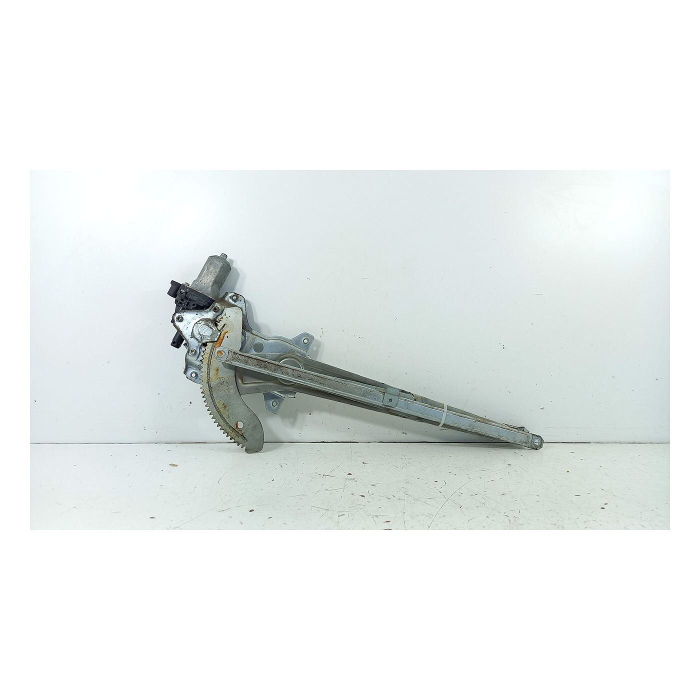 Lève-vitre électrique avec moteur pour porte avant gauche Lève-vitre électrique avec moteur pour porte avant gauche