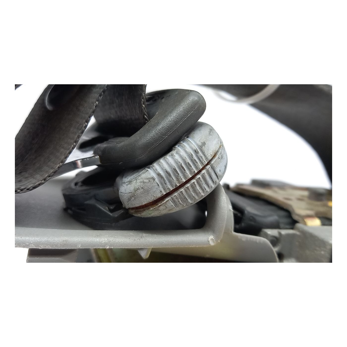 Right rear seat belt Right rear seat belt