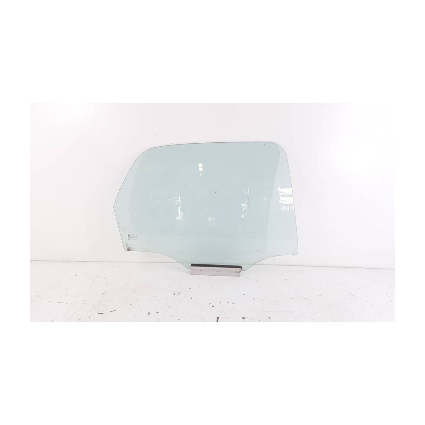 Rear Right Door Glass Rear Right Door Glass